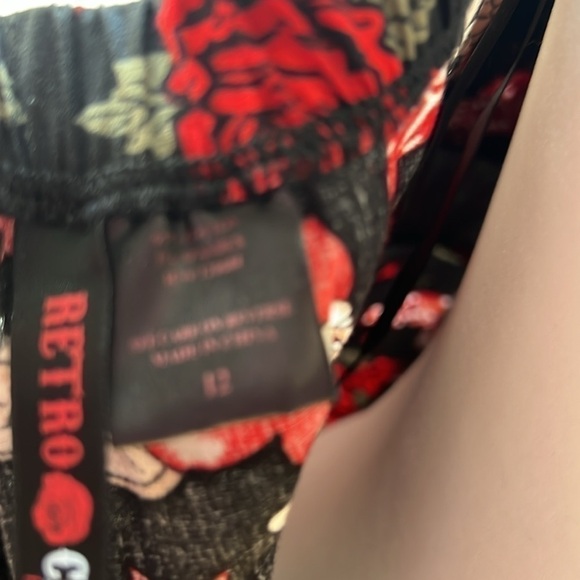 EUC Torrid Retro Chic Love Dice Roses Blk Skull Pin Up Circle Skirt Dress 12 - Picture 11 of 15